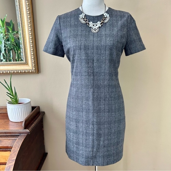 Aritzia Babaton Glen Plaid Gray Short Sleeve Wool Cashmere Shift Sheath Dress 4 - Picture 3 of 11